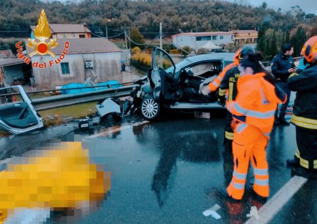 incidente_stradale_smart_si_ribalta_morta_bambina_senza_assi